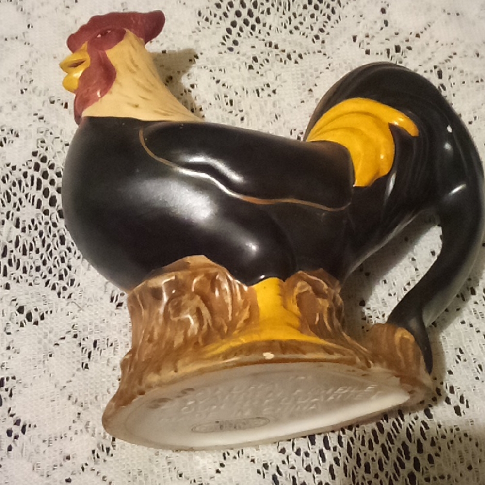Small rooster teapot